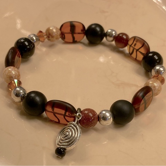 Tigers Print Stretch Bead Bracelet - Picture 5 of 5